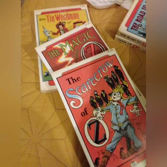 Lot of 11 Oz Books - Picture 5 of 5